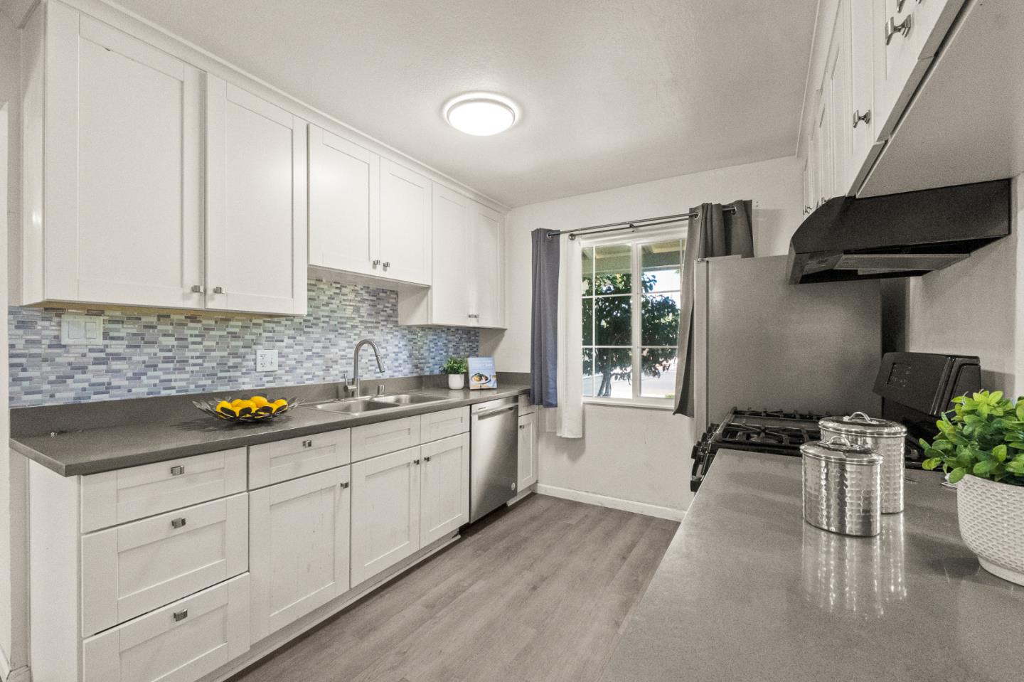 Detail Gallery Image 12 of 26 For 640 Coyote Rd, San Jose,  CA 95111 - 3 Beds | 2 Baths