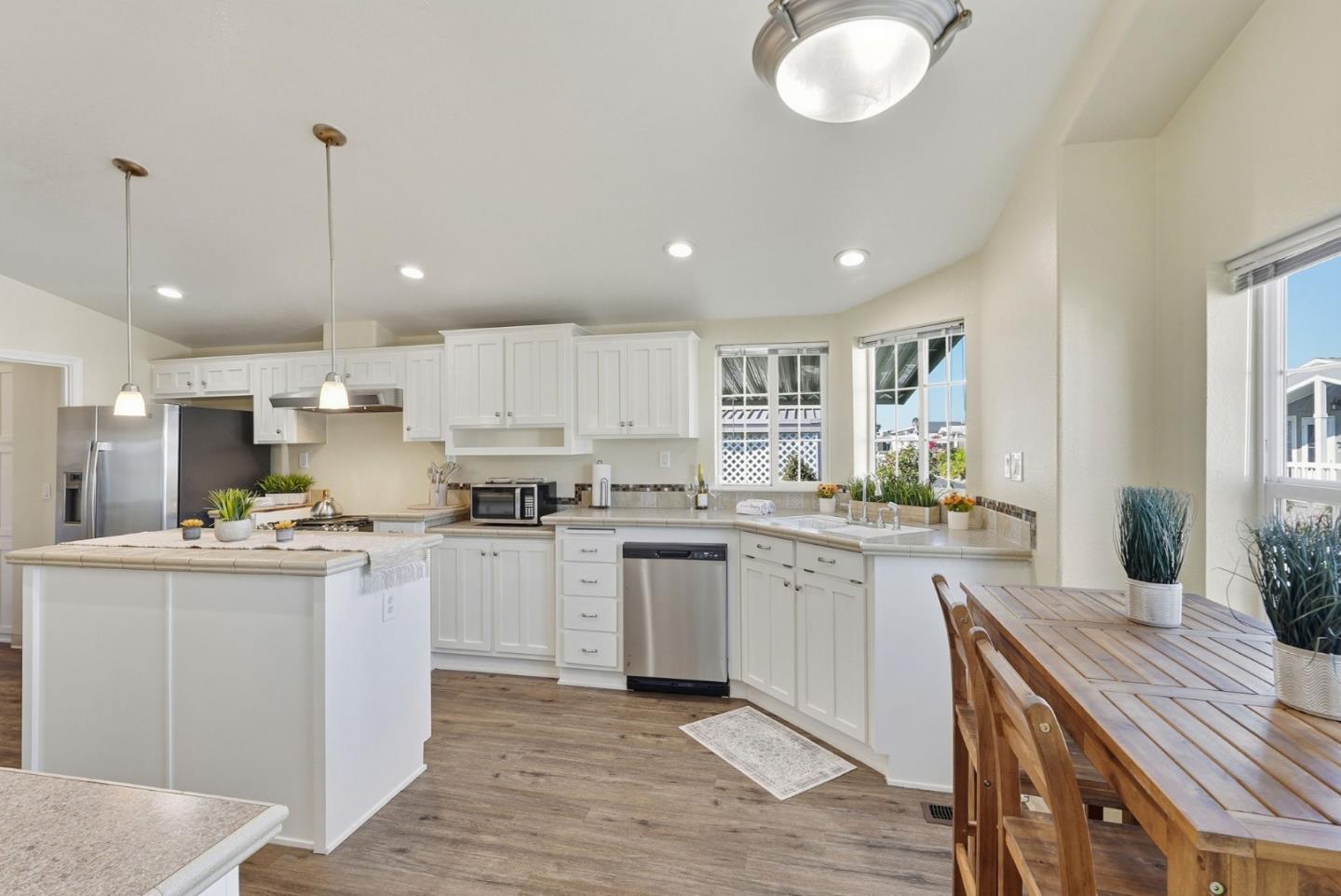 Detail Gallery Image 14 of 48 For 2284 Bourbon #61,  Hayward,  CA 94545 - 3 Beds | 2 Baths