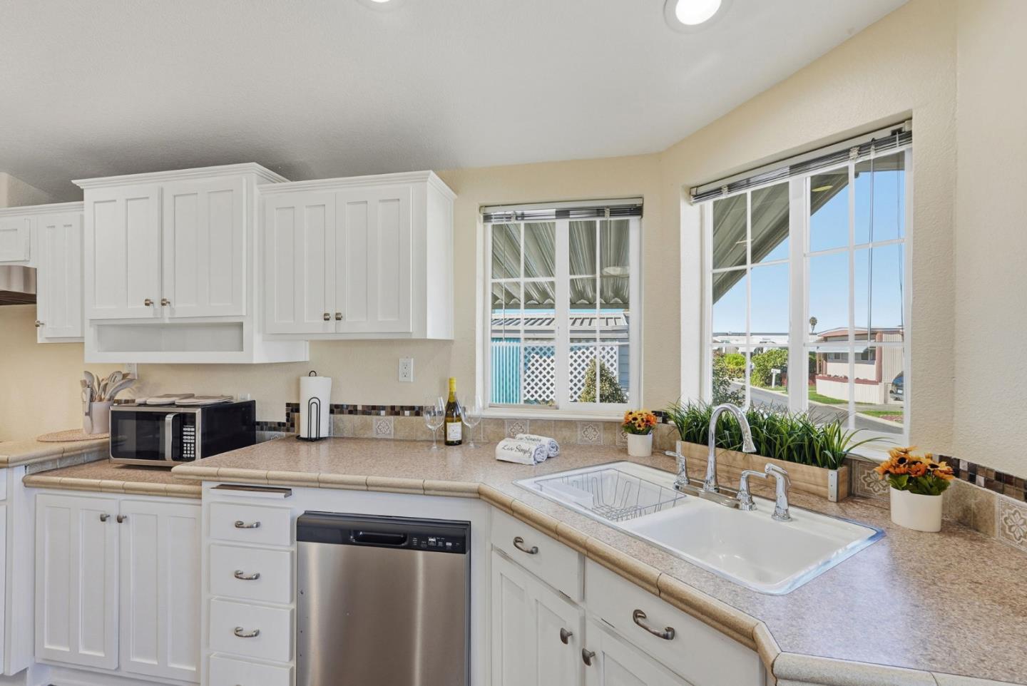 Detail Gallery Image 17 of 48 For 2284 Bourbon #61,  Hayward,  CA 94545 - 3 Beds | 2 Baths