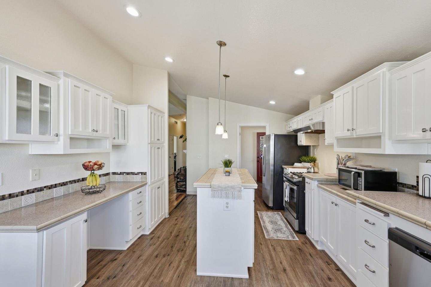 Detail Gallery Image 18 of 48 For 2284 Bourbon #61,  Hayward,  CA 94545 - 3 Beds | 2 Baths