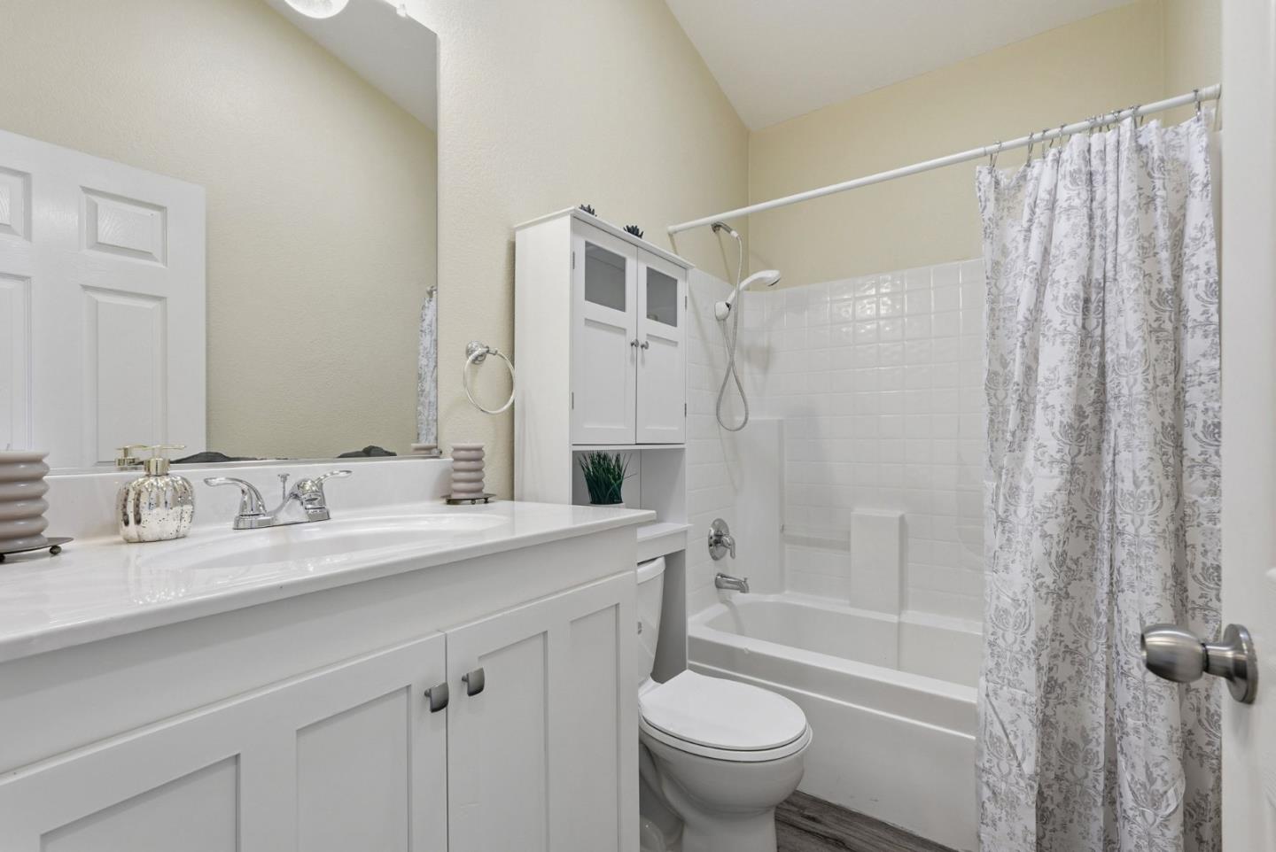 Detail Gallery Image 21 of 48 For 2284 Bourbon #61,  Hayward,  CA 94545 - 3 Beds | 2 Baths