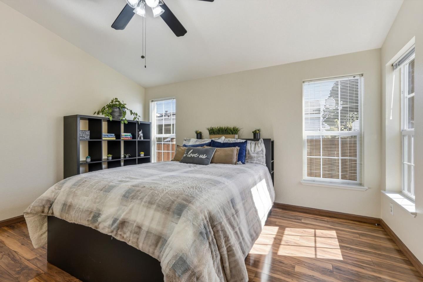 Detail Gallery Image 26 of 48 For 2284 Bourbon #61,  Hayward,  CA 94545 - 3 Beds | 2 Baths