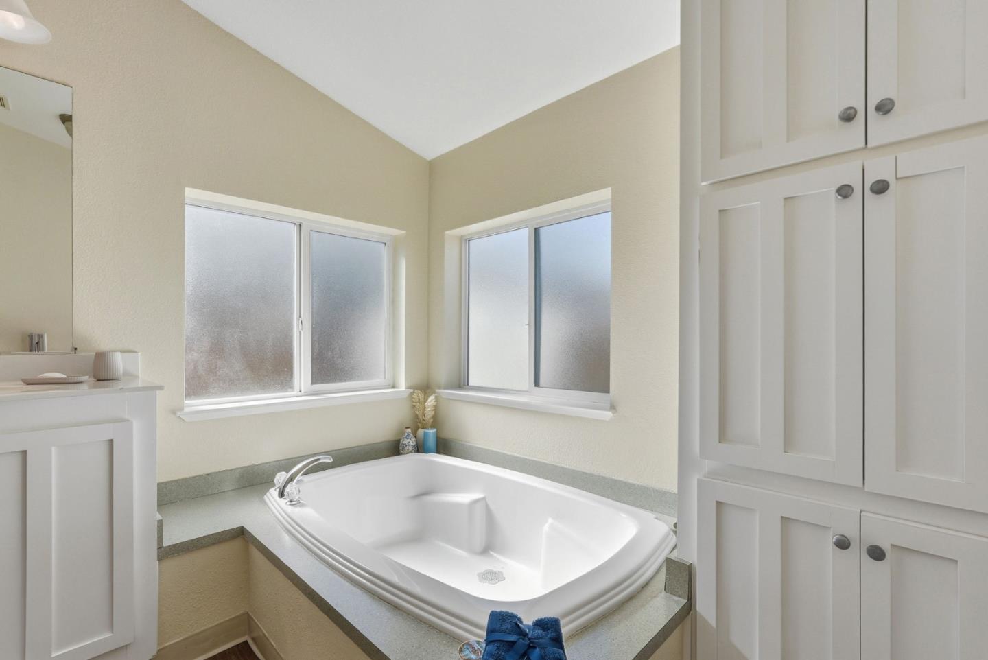 Detail Gallery Image 28 of 48 For 2284 Bourbon #61,  Hayward,  CA 94545 - 3 Beds | 2 Baths