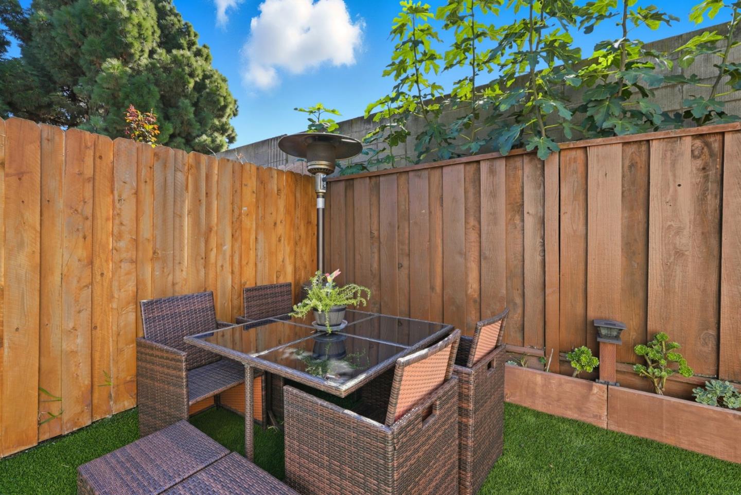 Detail Gallery Image 38 of 48 For 2284 Bourbon #61,  Hayward,  CA 94545 - 3 Beds | 2 Baths