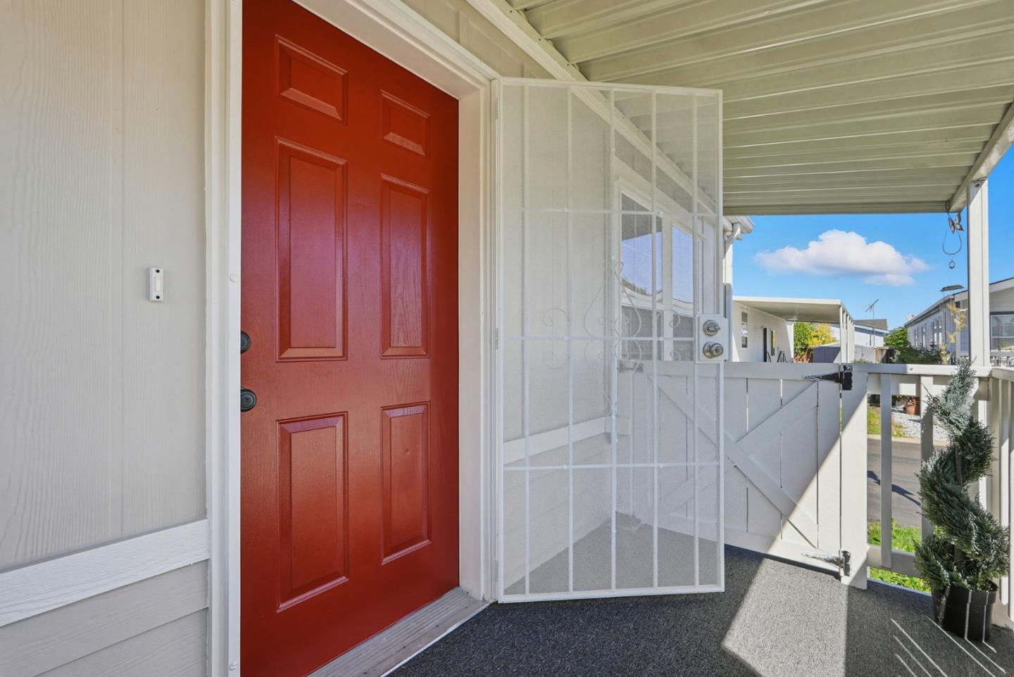 Detail Gallery Image 4 of 48 For 2284 Bourbon #61,  Hayward,  CA 94545 - 3 Beds | 2 Baths