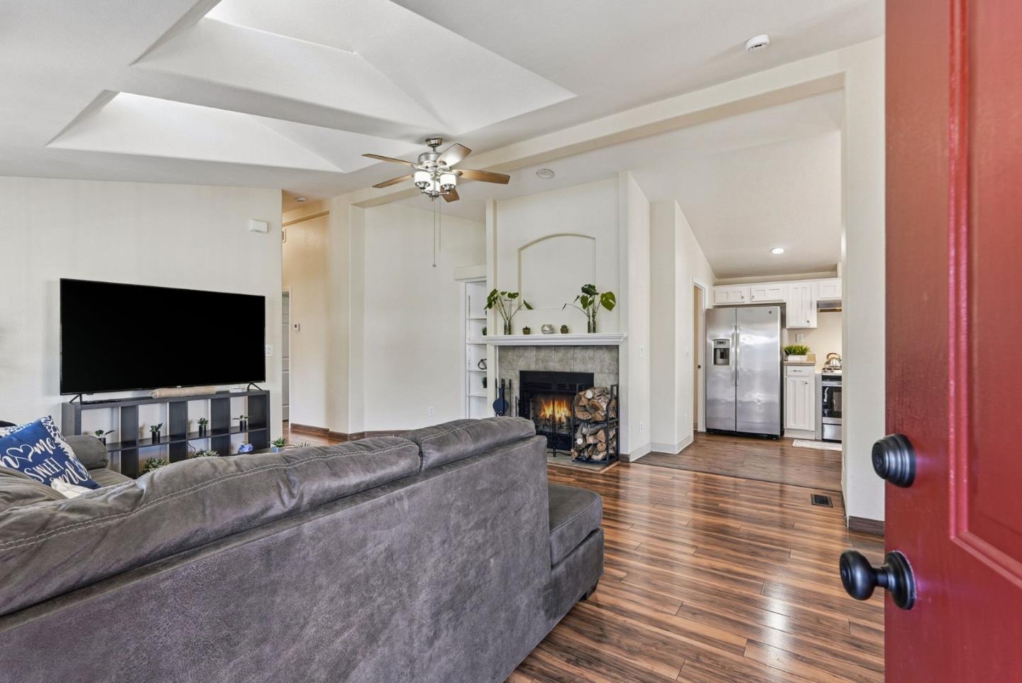 Detail Gallery Image 5 of 48 For 2284 Bourbon #61,  Hayward,  CA 94545 - 3 Beds | 2 Baths