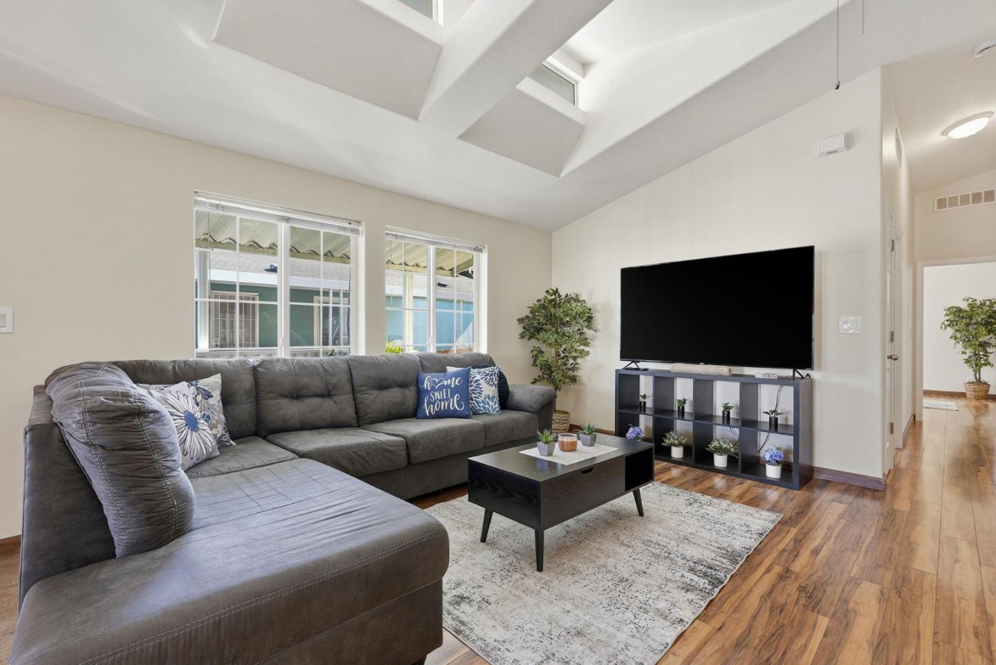 Detail Gallery Image 8 of 48 For 2284 Bourbon #61,  Hayward,  CA 94545 - 3 Beds | 2 Baths