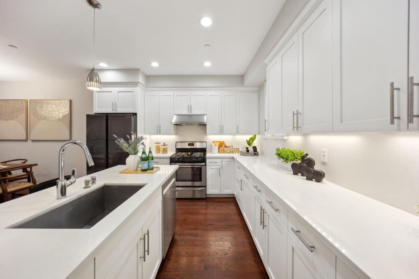 Detail Gallery Image 13 of 33 For 14637 Big Basin Way, Saratoga,  CA 95070 - 3 Beds | 3/1 Baths