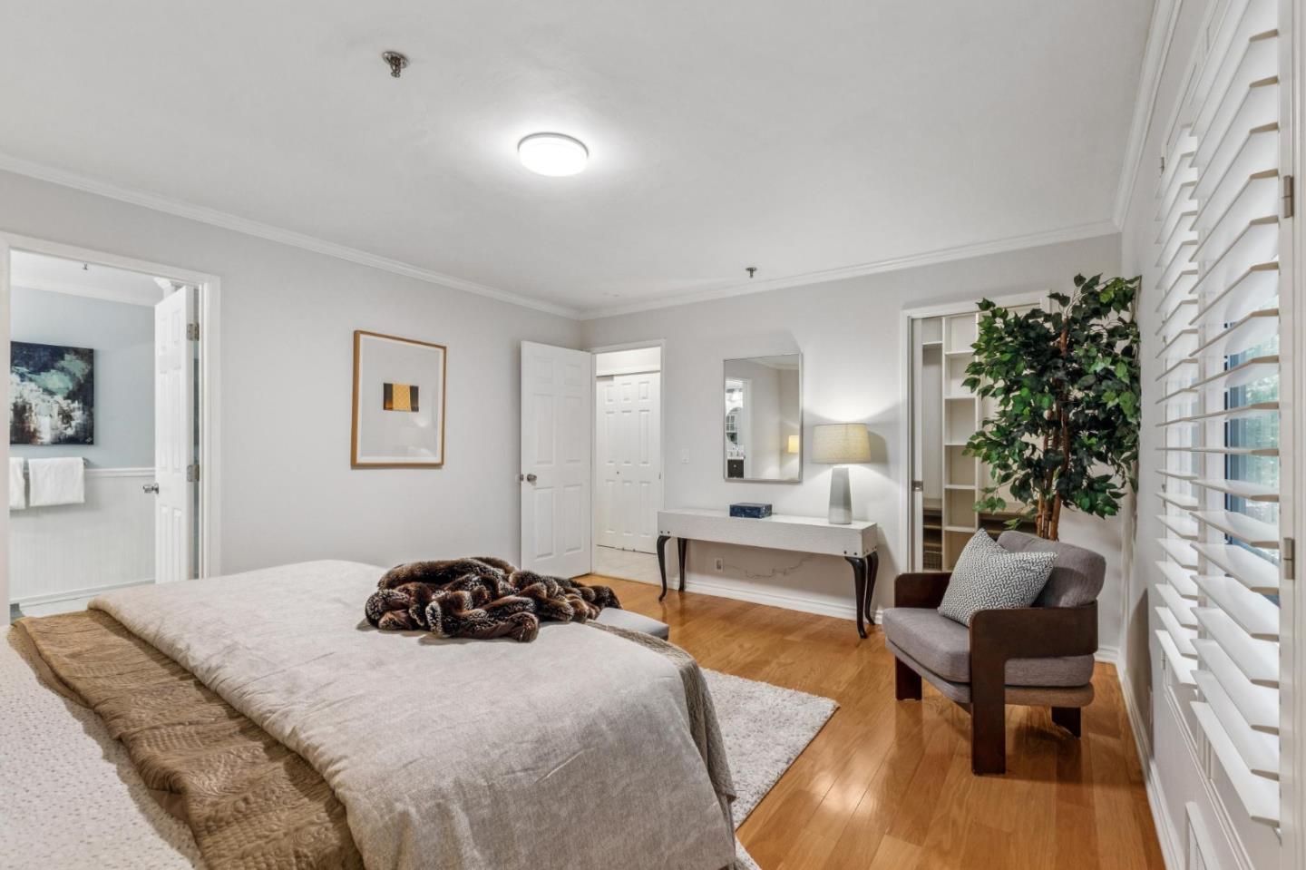 Detail Gallery Image 14 of 22 For 1115 Continentals Way #203,  Belmont,  CA 94002 - 2 Beds | 2 Baths
