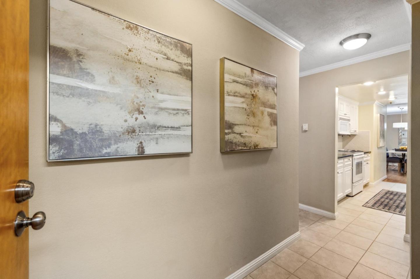 Detail Gallery Image 3 of 22 For 1115 Continentals Way #203,  Belmont,  CA 94002 - 2 Beds | 2 Baths