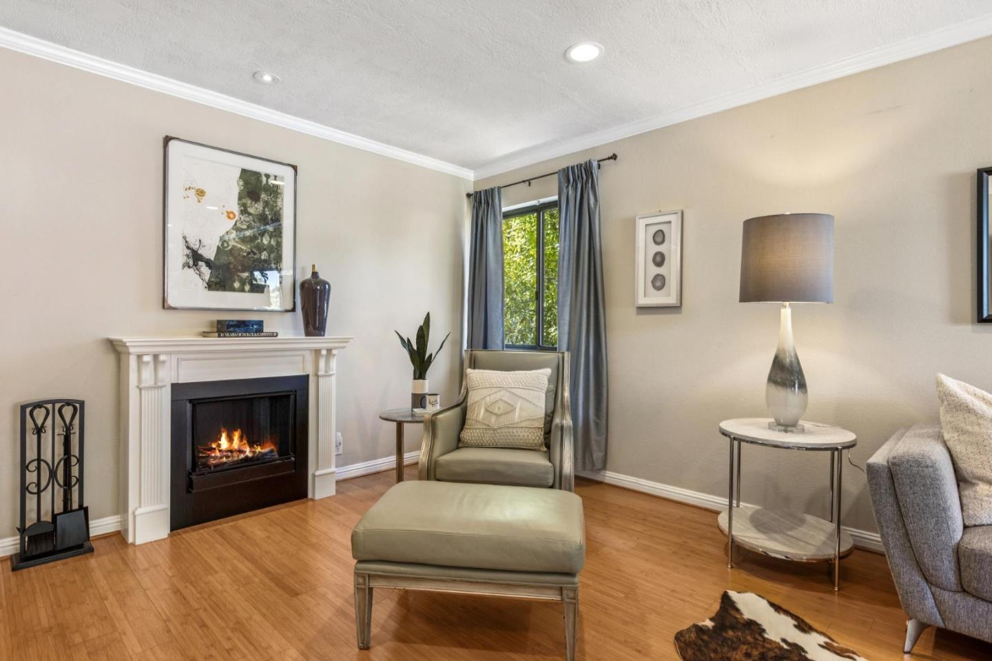 Detail Gallery Image 6 of 22 For 1115 Continentals Way #203,  Belmont,  CA 94002 - 2 Beds | 2 Baths