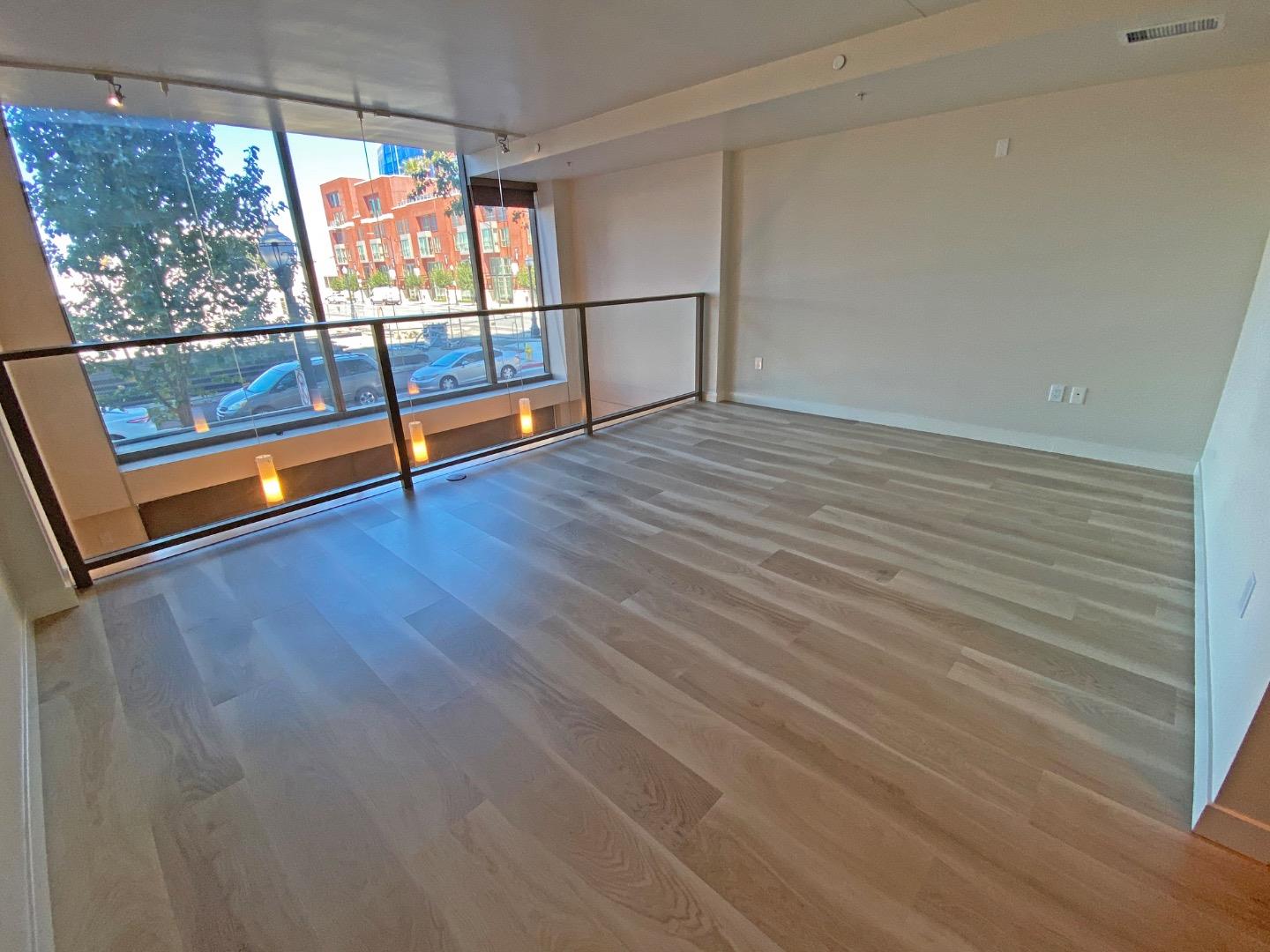 Detail Gallery Image 5 of 32 For 38 Almaden #121,  San Jose,  CA 95110 - 2 Beds | 1/1 Baths