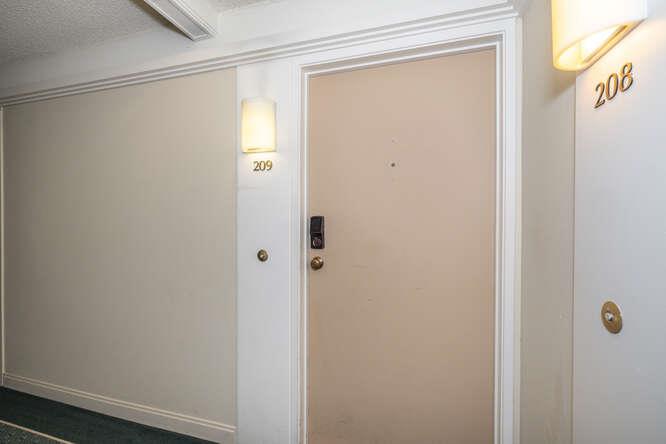 Detail Gallery Image 3 of 24 For 815 N Humboldt St #209,  San Mateo,  CA 94401 - 2 Beds | 1 Baths