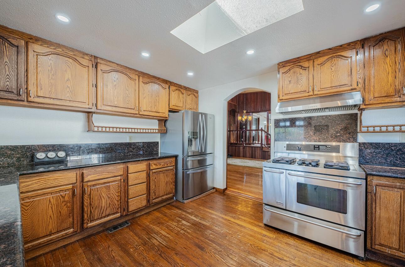 Detail Gallery Image 16 of 49 For 17945 Pesante Rd, Salinas,  CA 93907 - 4 Beds | 3 Baths