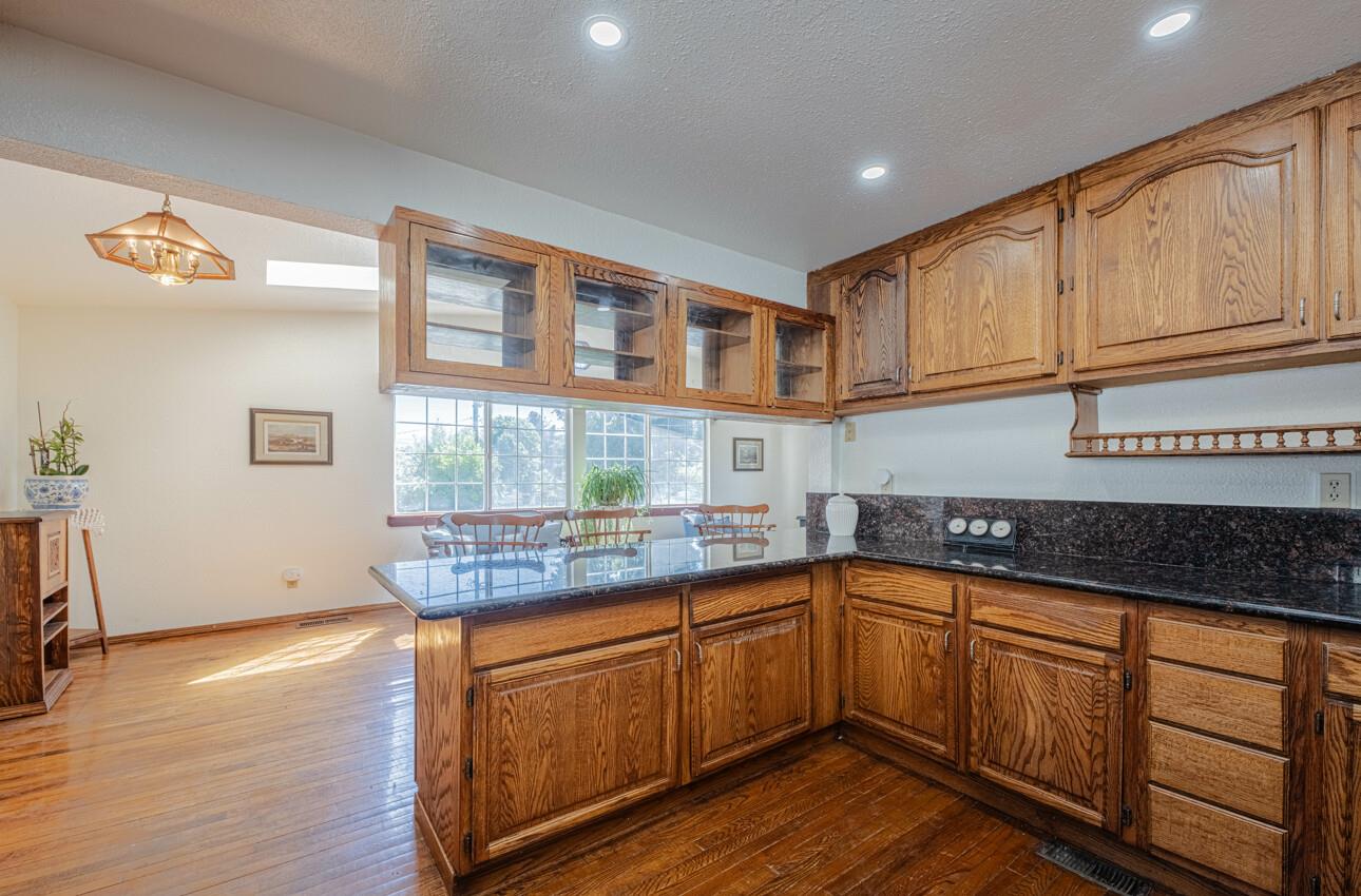 Detail Gallery Image 17 of 49 For 17945 Pesante Rd, Salinas,  CA 93907 - 4 Beds | 3 Baths