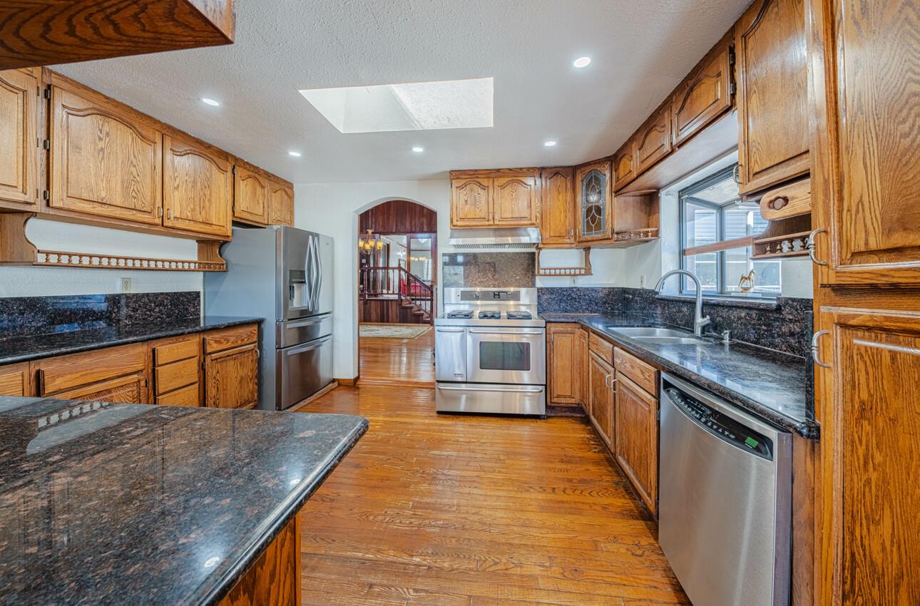 Detail Gallery Image 7 of 49 For 17945 Pesante Rd, Salinas,  CA 93907 - 4 Beds | 3 Baths