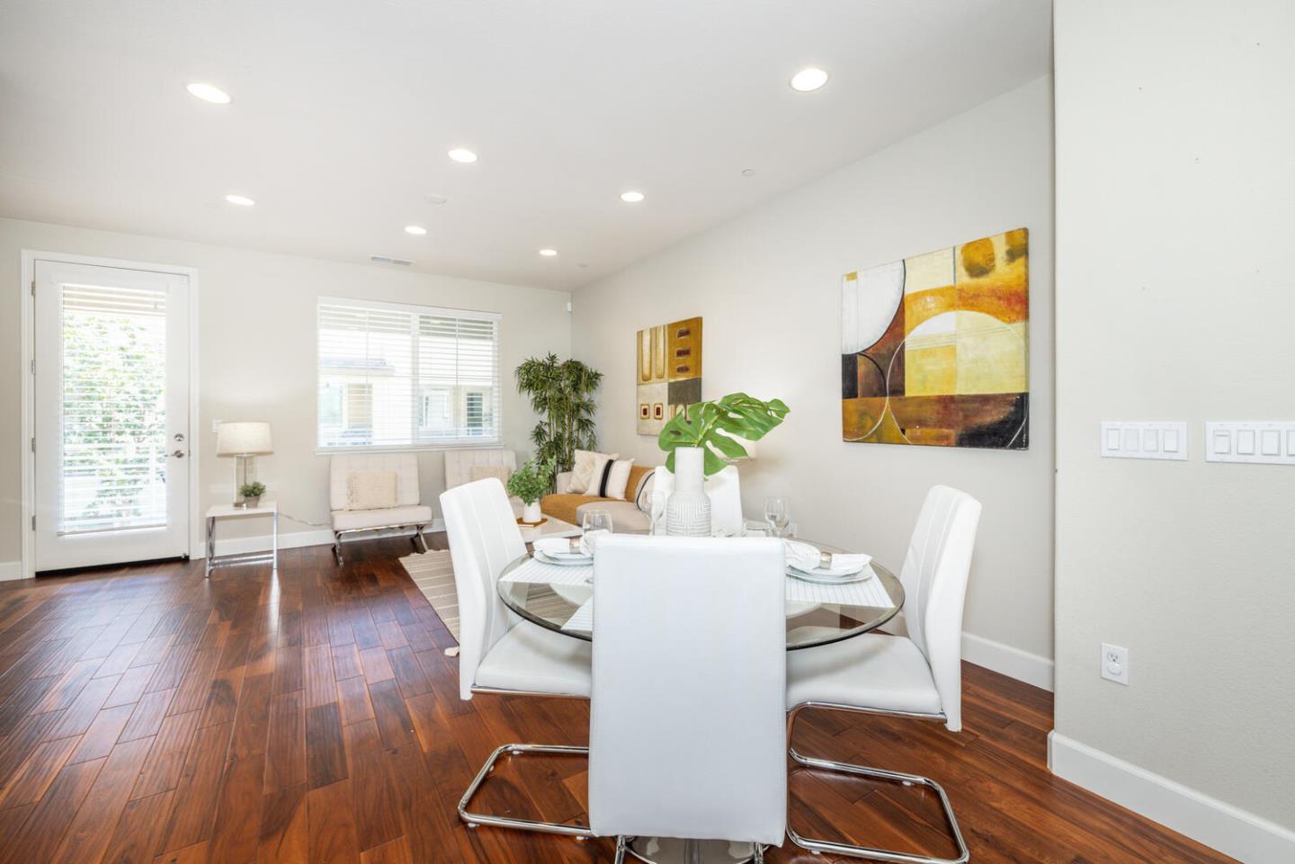 Detail Gallery Image 10 of 34 For 827 Lotus Flower Loop, San Jose,  CA 95123 - 3 Beds | 3/1 Baths