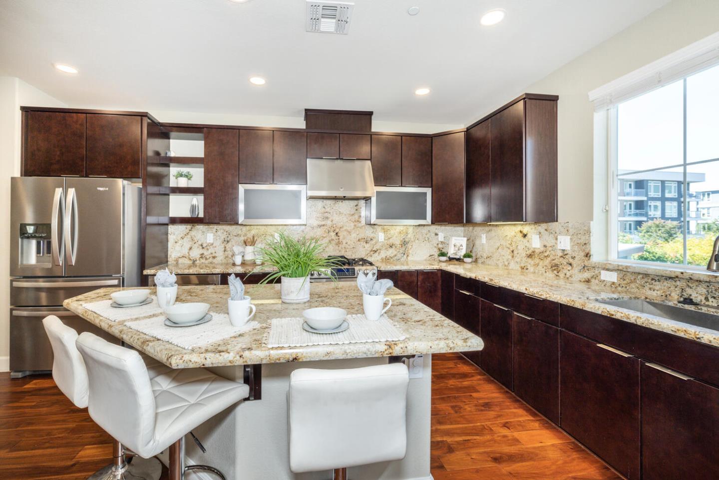 Detail Gallery Image 12 of 34 For 827 Lotus Flower Loop, San Jose,  CA 95123 - 3 Beds | 3/1 Baths