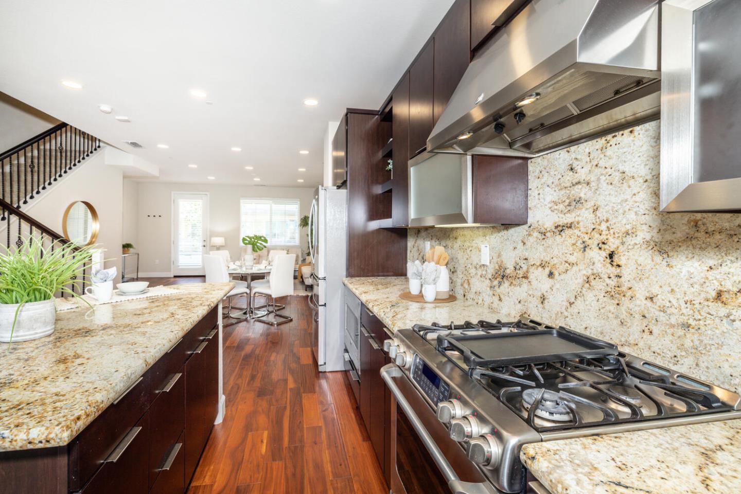 Detail Gallery Image 13 of 34 For 827 Lotus Flower Loop, San Jose,  CA 95123 - 3 Beds | 3/1 Baths