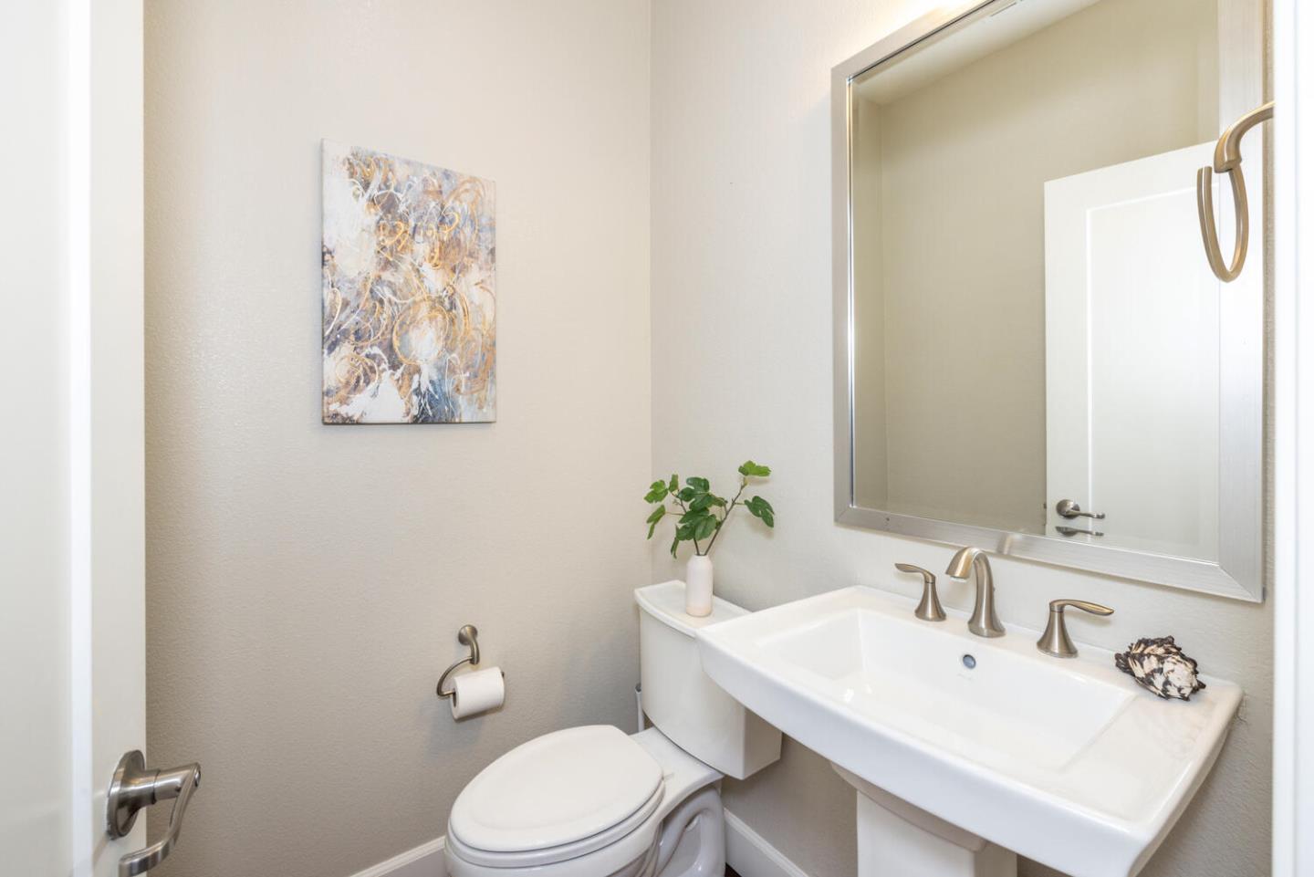 Detail Gallery Image 16 of 34 For 827 Lotus Flower Loop, San Jose,  CA 95123 - 3 Beds | 3/1 Baths