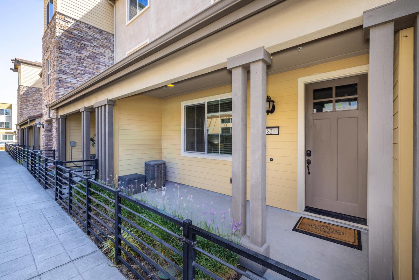 Detail Gallery Image 3 of 34 For 827 Lotus Flower Loop, San Jose,  CA 95123 - 3 Beds | 3/1 Baths