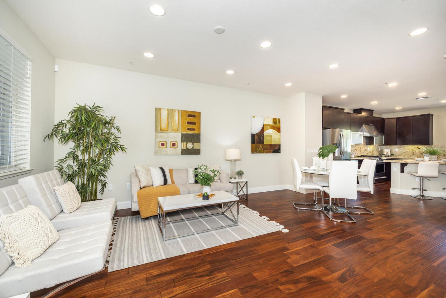 Detail Gallery Image 5 of 34 For 827 Lotus Flower Loop, San Jose,  CA 95123 - 3 Beds | 3/1 Baths