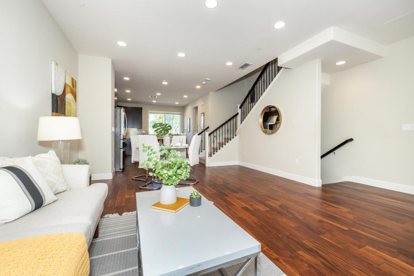 Detail Gallery Image 6 of 34 For 827 Lotus Flower Loop, San Jose,  CA 95123 - 3 Beds | 3/1 Baths