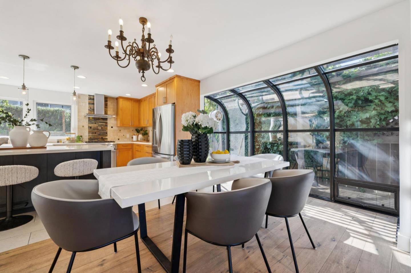 Detail Gallery Image 11 of 57 For 370 Bramble Ct, Foster City,  CA 94404 - 5 Beds | 3 Baths