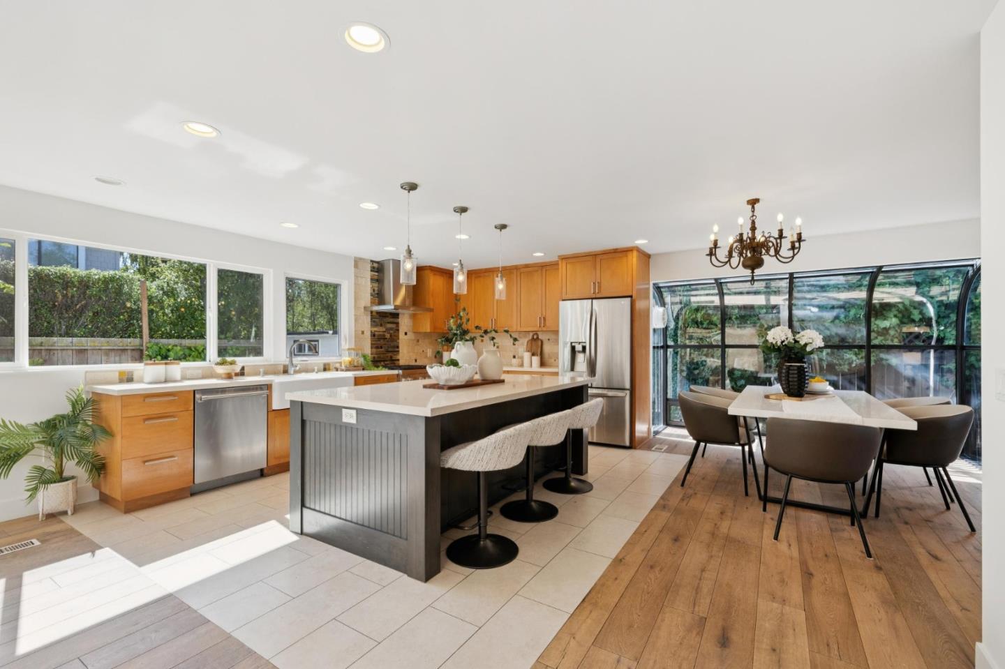 Detail Gallery Image 13 of 57 For 370 Bramble Ct, Foster City,  CA 94404 - 5 Beds | 3 Baths