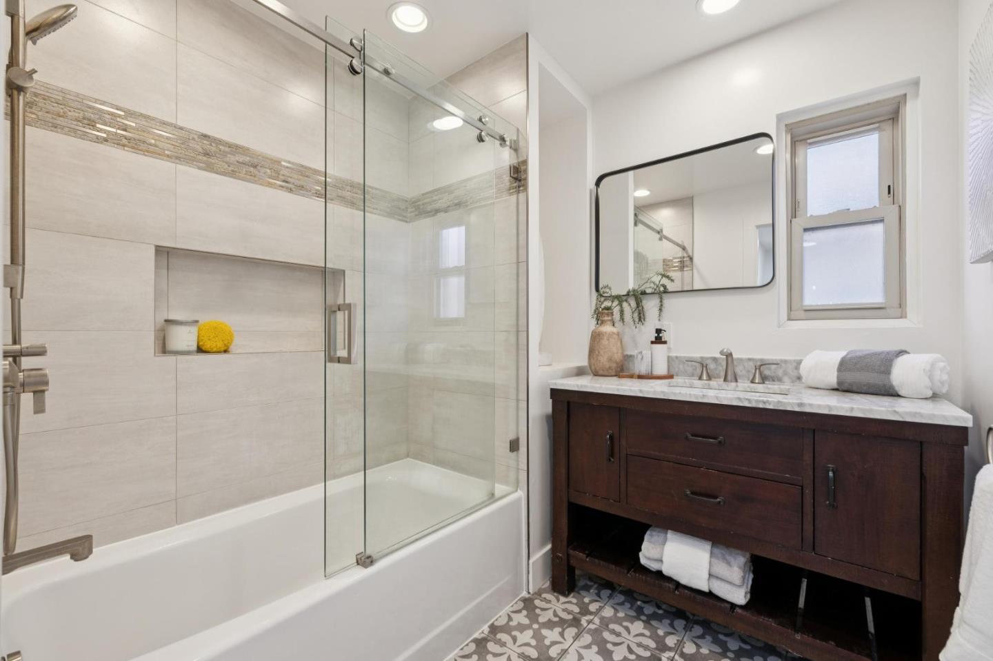 Detail Gallery Image 23 of 57 For 370 Bramble Ct, Foster City,  CA 94404 - 5 Beds | 3 Baths