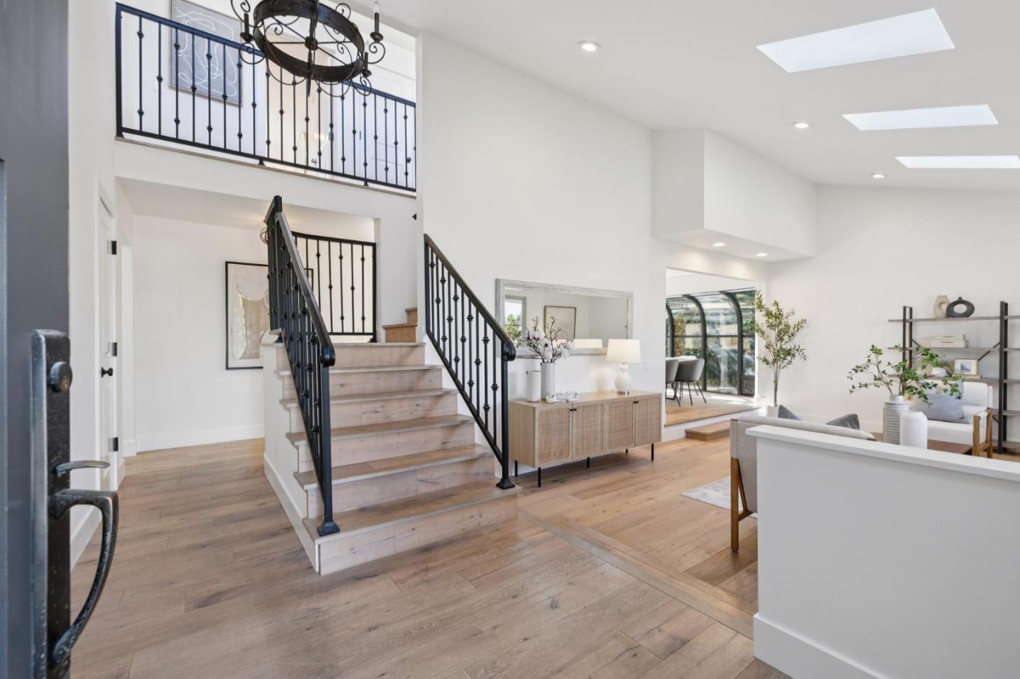 Detail Gallery Image 5 of 57 For 370 Bramble Ct, Foster City,  CA 94404 - 5 Beds | 3 Baths