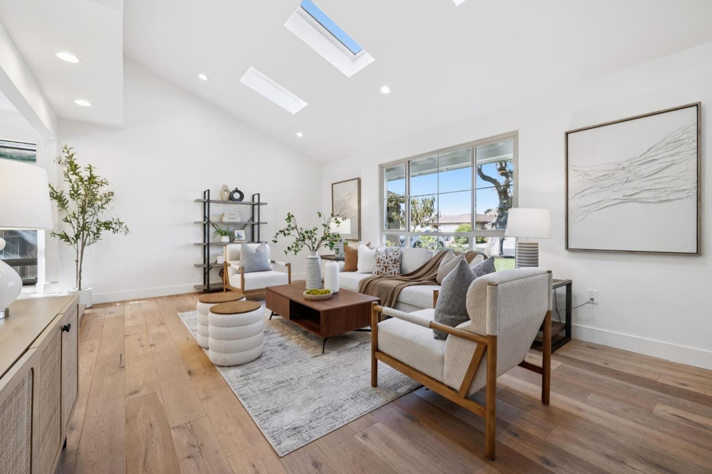 Detail Gallery Image 6 of 57 For 370 Bramble Ct, Foster City,  CA 94404 - 5 Beds | 3 Baths