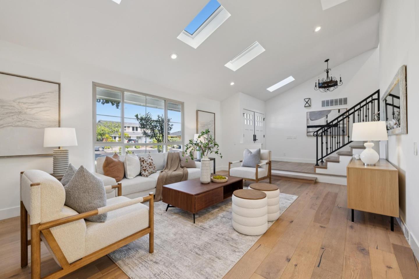 Detail Gallery Image 9 of 57 For 370 Bramble Ct, Foster City,  CA 94404 - 5 Beds | 3 Baths