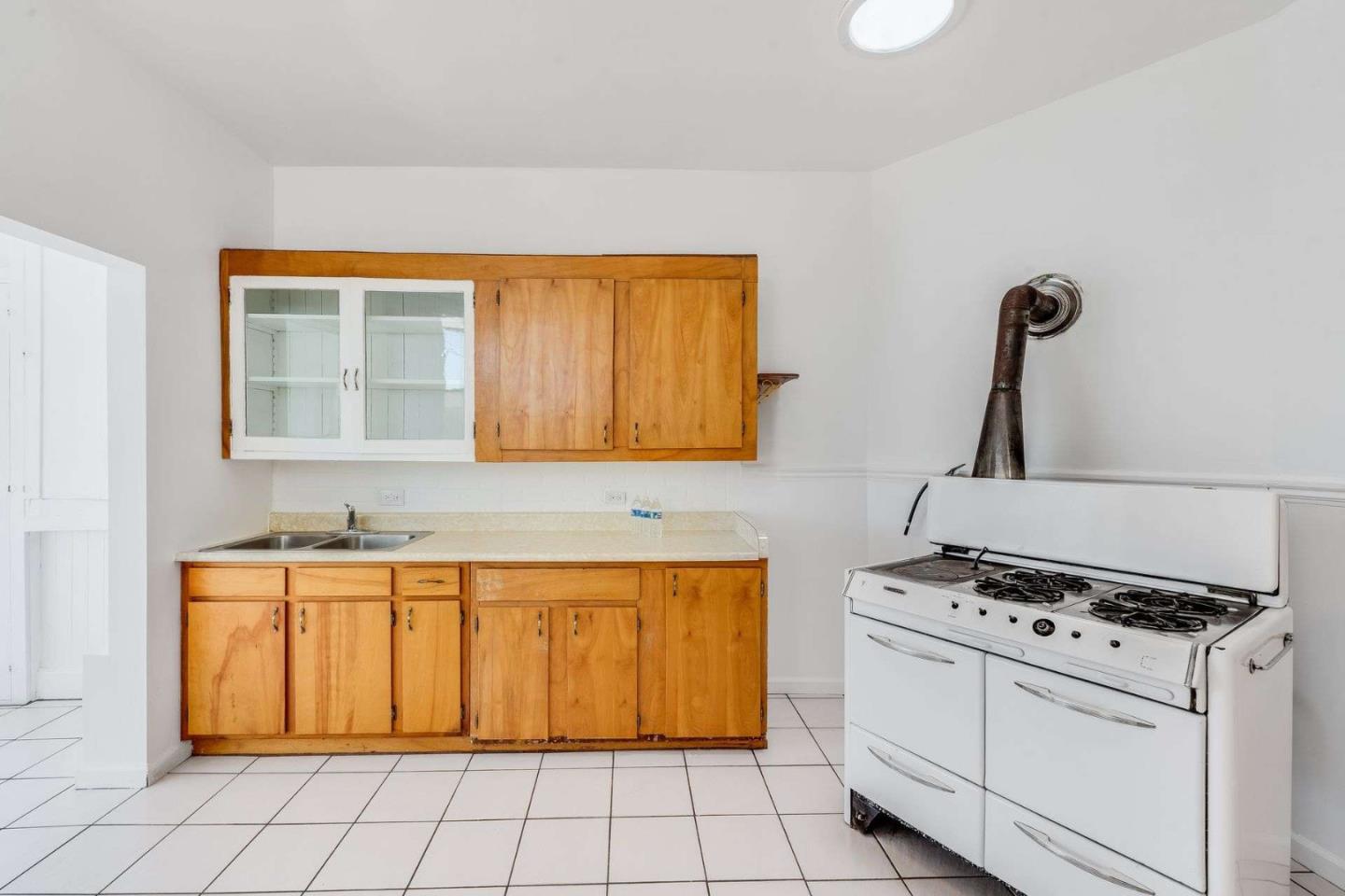 Detail Gallery Image 15 of 30 For 343 Raymond Ave, San Francisco,  CA 94134 - 4 Beds | 1 Baths