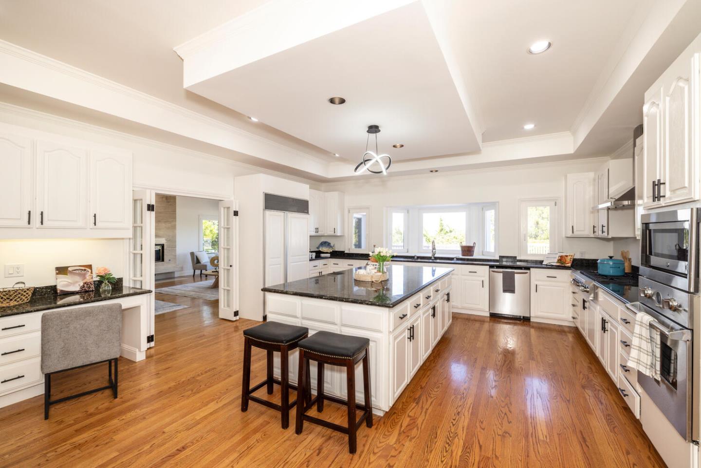 Detail Gallery Image 19 of 81 For 75 Eugenia Way, Hillsborough,  CA 94010 - 5 Beds | 4/1 Baths