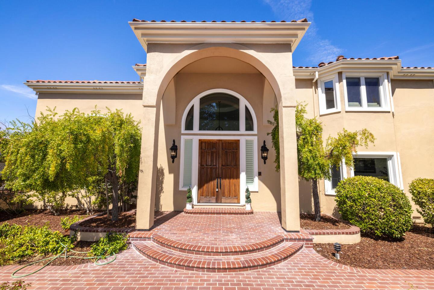 Detail Gallery Image 2 of 81 For 75 Eugenia Way, Hillsborough,  CA 94010 - 5 Beds | 4/1 Baths