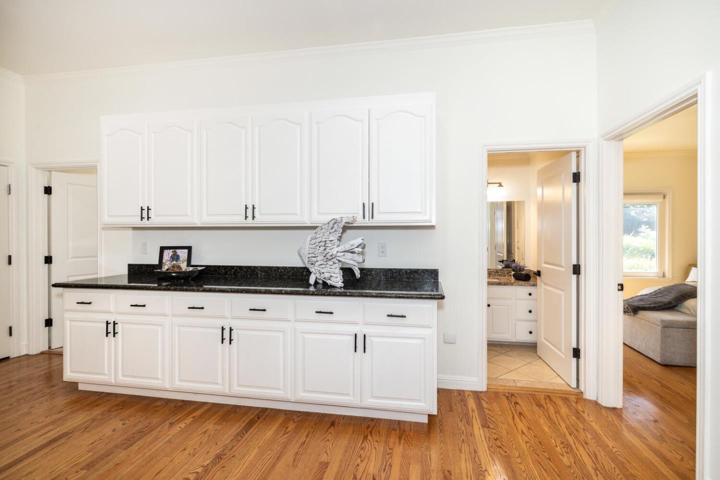 Detail Gallery Image 23 of 81 For 75 Eugenia Way, Hillsborough,  CA 94010 - 5 Beds | 4/1 Baths
