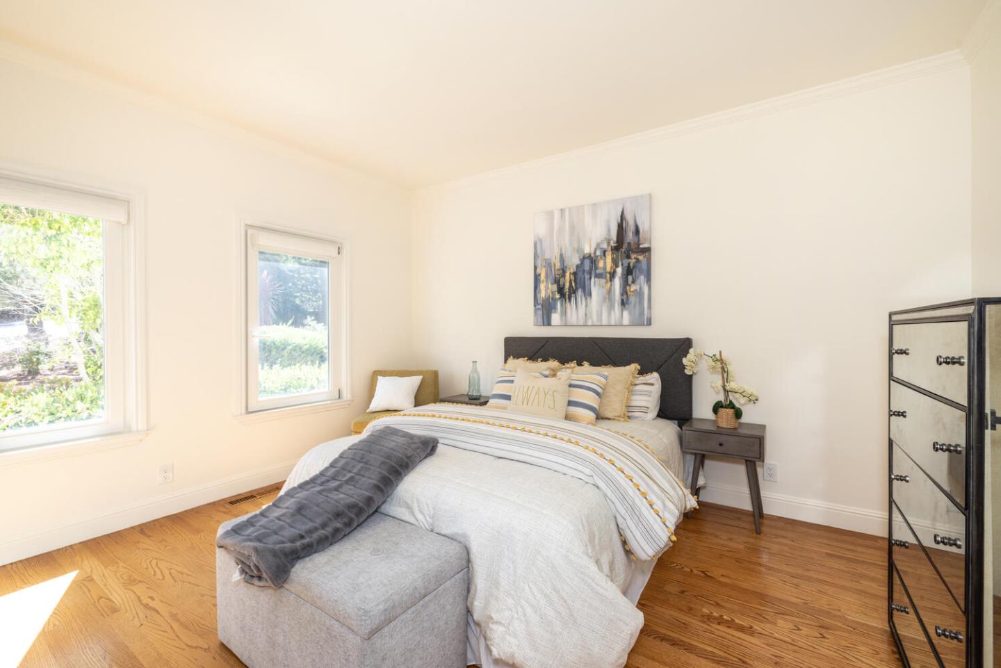 Detail Gallery Image 24 of 81 For 75 Eugenia Way, Hillsborough,  CA 94010 - 5 Beds | 4/1 Baths