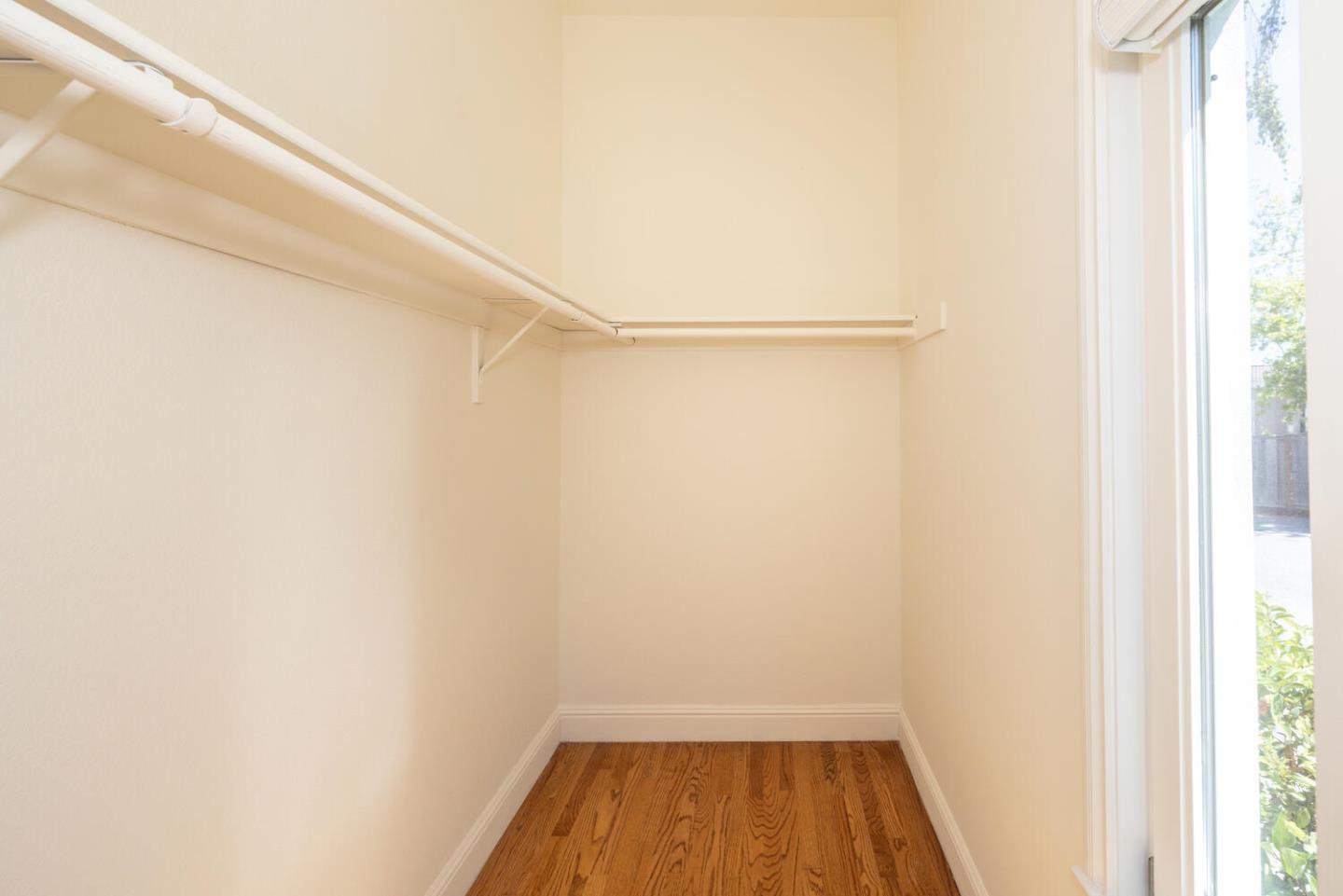 Detail Gallery Image 26 of 81 For 75 Eugenia Way, Hillsborough,  CA 94010 - 5 Beds | 4/1 Baths