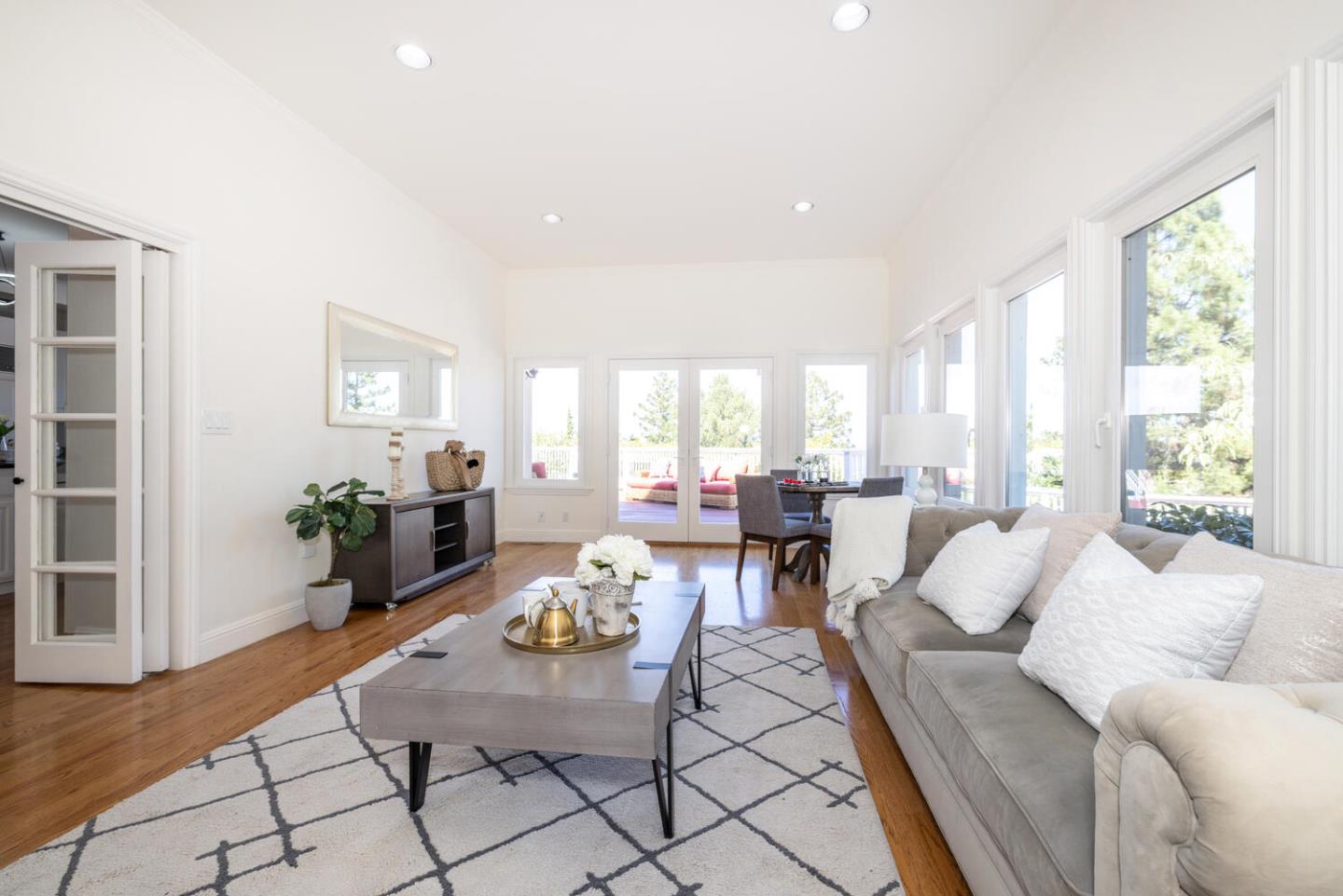 Detail Gallery Image 30 of 81 For 75 Eugenia Way, Hillsborough,  CA 94010 - 5 Beds | 4/1 Baths