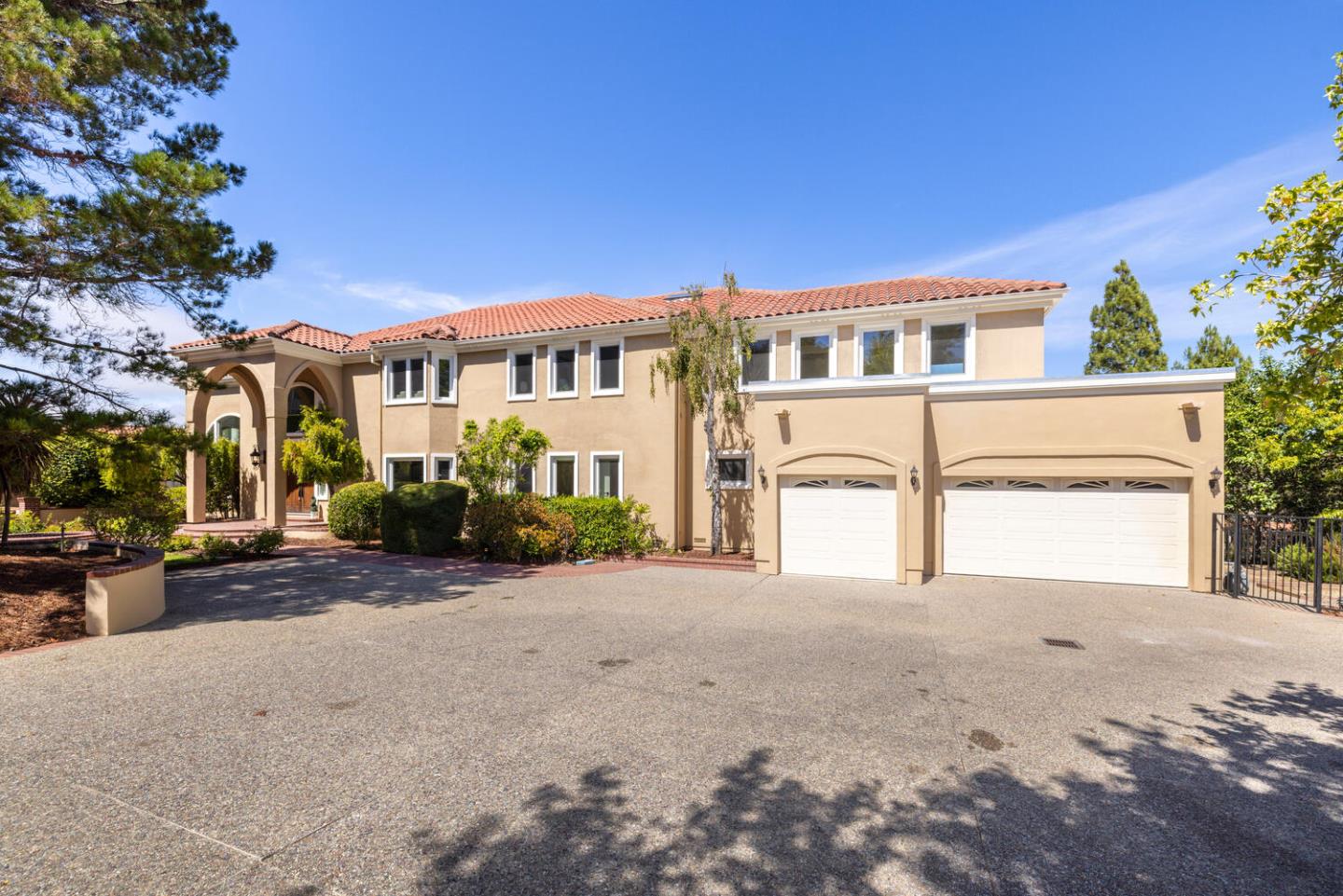 Detail Gallery Image 4 of 81 For 75 Eugenia Way, Hillsborough,  CA 94010 - 5 Beds | 4/1 Baths