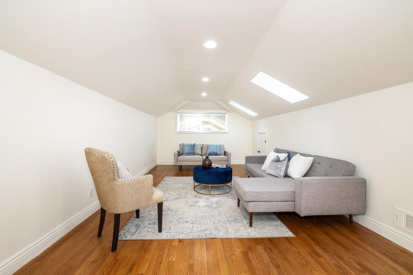 Detail Gallery Image 59 of 81 For 75 Eugenia Way, Hillsborough,  CA 94010 - 5 Beds | 4/1 Baths