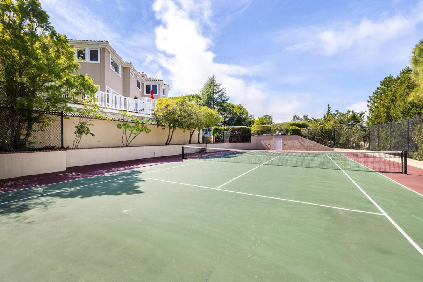 Detail Gallery Image 68 of 81 For 75 Eugenia Way, Hillsborough,  CA 94010 - 5 Beds | 4/1 Baths