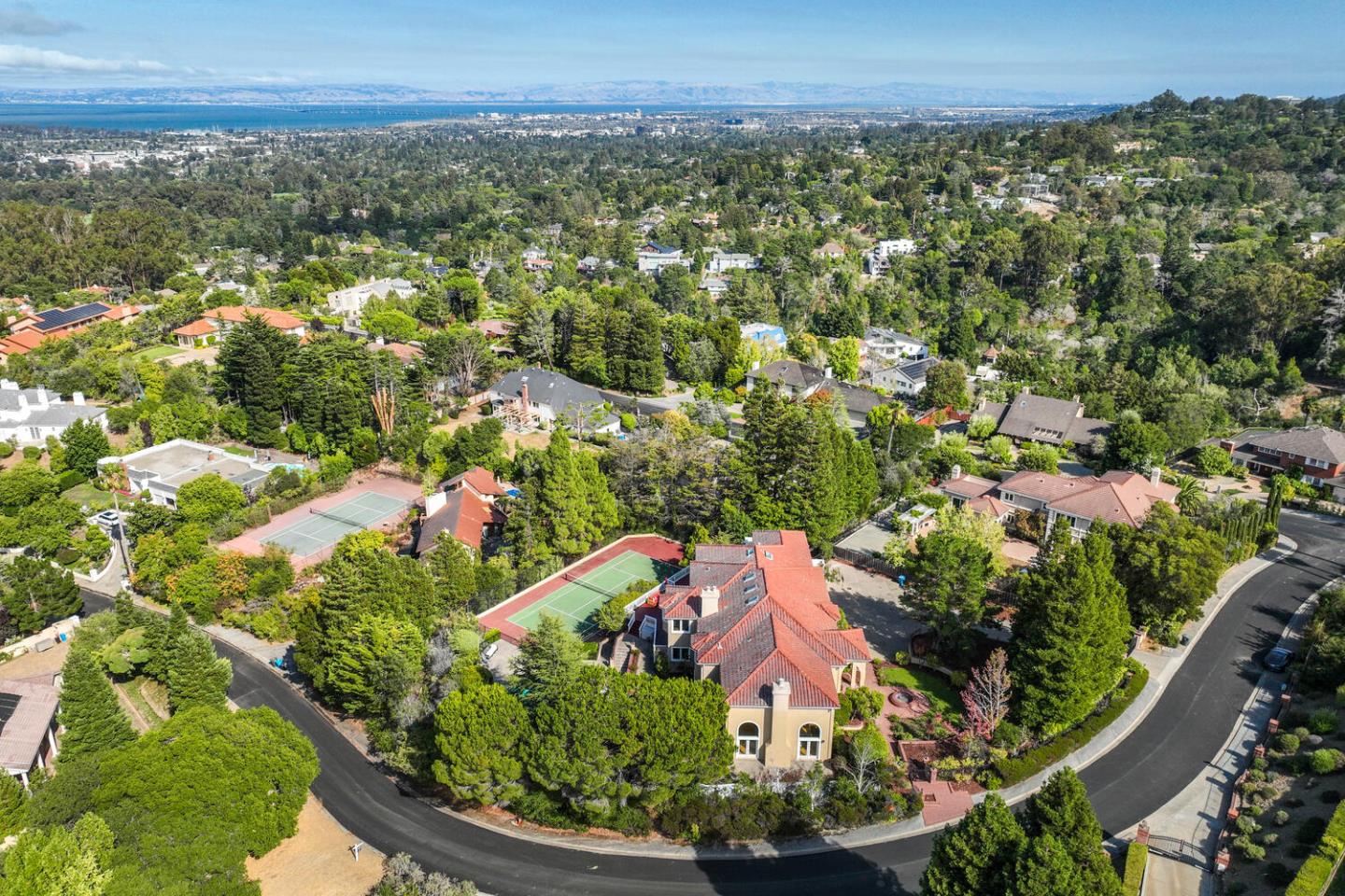 Detail Gallery Image 79 of 81 For 75 Eugenia Way, Hillsborough,  CA 94010 - 5 Beds | 4/1 Baths
