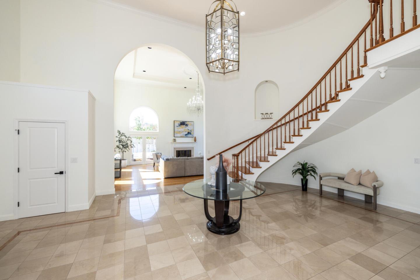 Detail Gallery Image 8 of 81 For 75 Eugenia Way, Hillsborough,  CA 94010 - 5 Beds | 4/1 Baths