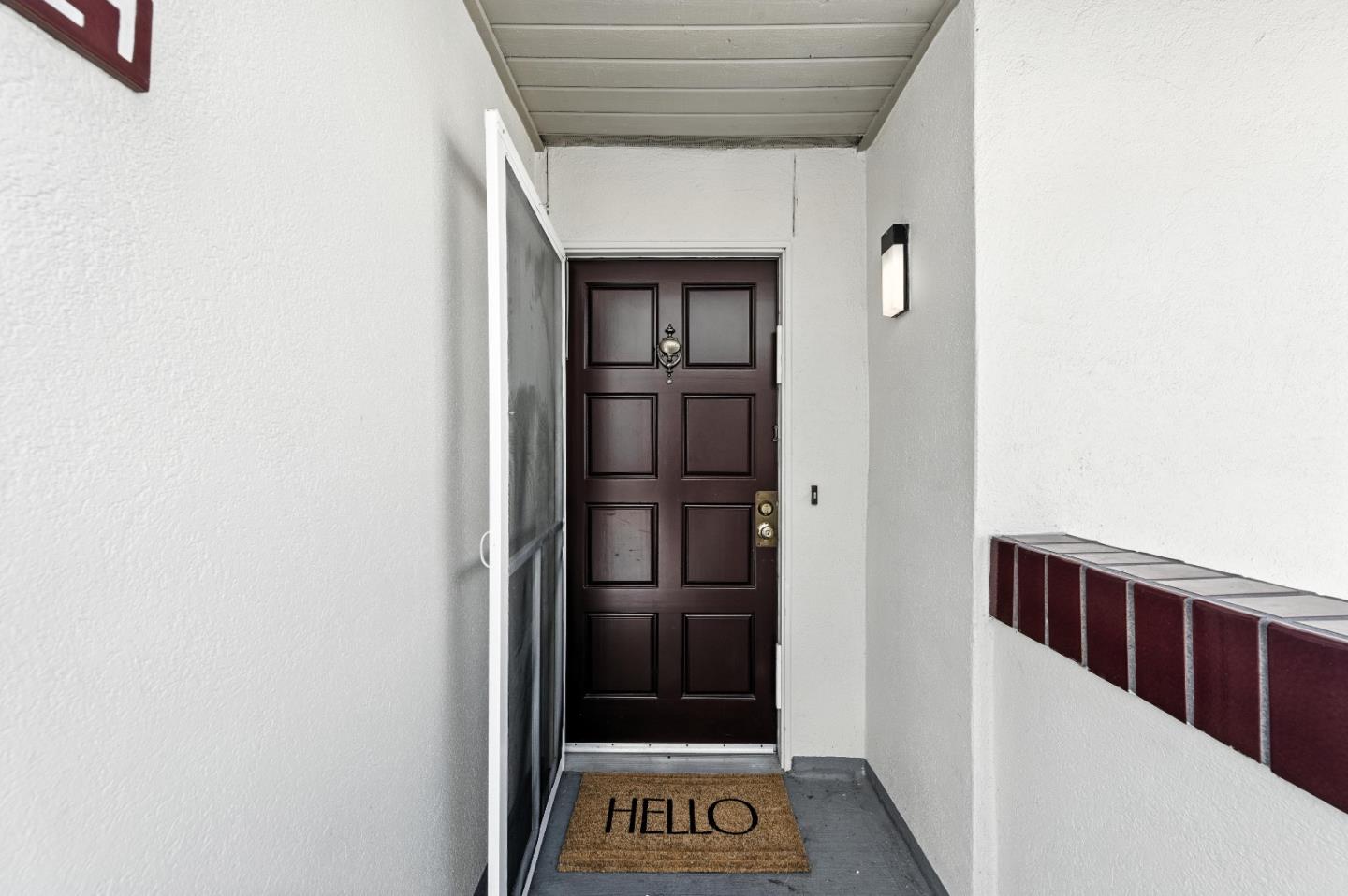 Detail Gallery Image 4 of 38 For 221 Shorebird Cir, Redwood Shores,  CA 94065 - 2 Beds | 2 Baths