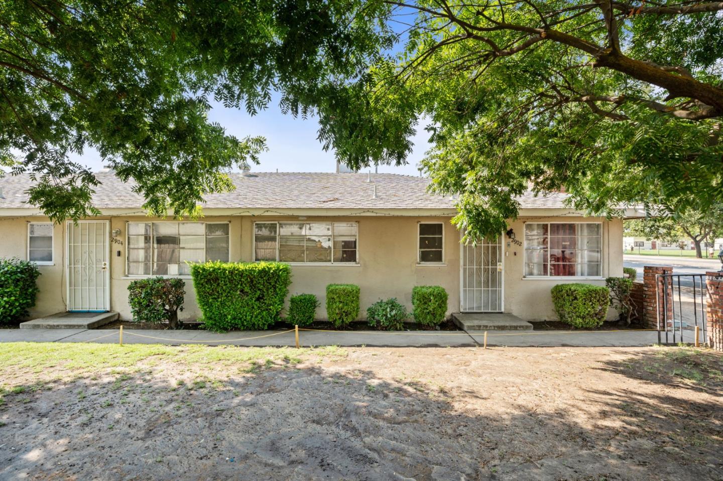 Detail Gallery Image 4 of 10 For 2904 N First St, Fresno,  CA 93703 - – Beds | – Baths