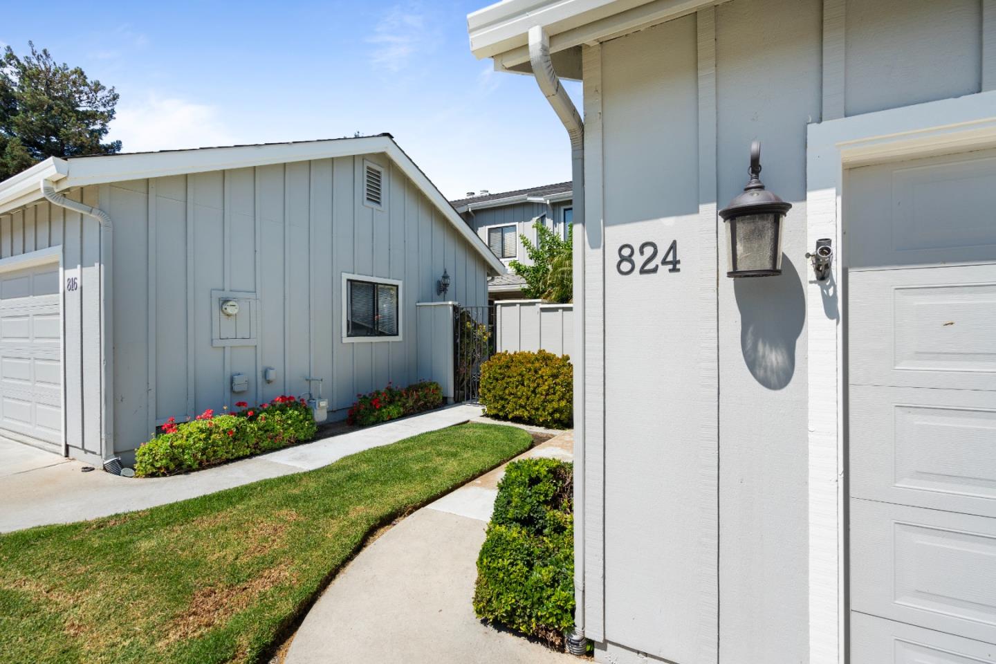 Detail Gallery Image 2 of 41 For 824 Helen Dr, Hollister,  CA 95023 - 2 Beds | 2/1 Baths