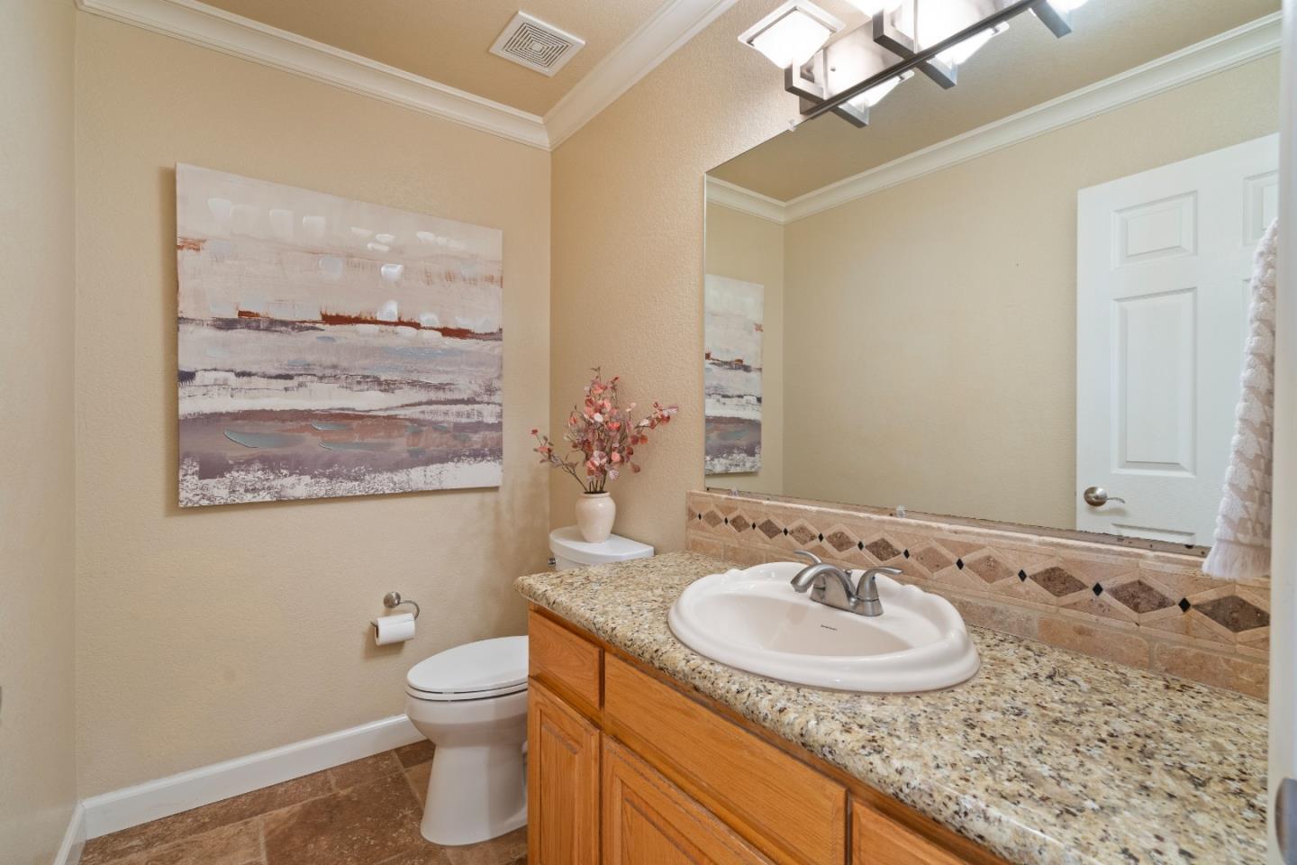Detail Gallery Image 21 of 41 For 824 Helen Dr, Hollister,  CA 95023 - 2 Beds | 2/1 Baths
