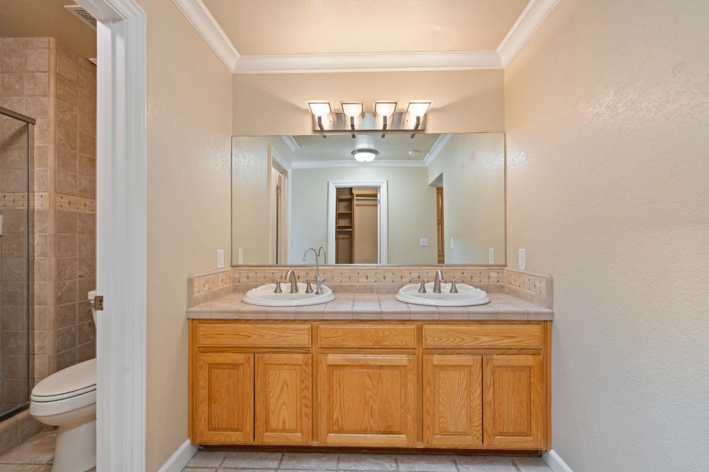Detail Gallery Image 26 of 41 For 824 Helen Dr, Hollister,  CA 95023 - 2 Beds | 2/1 Baths